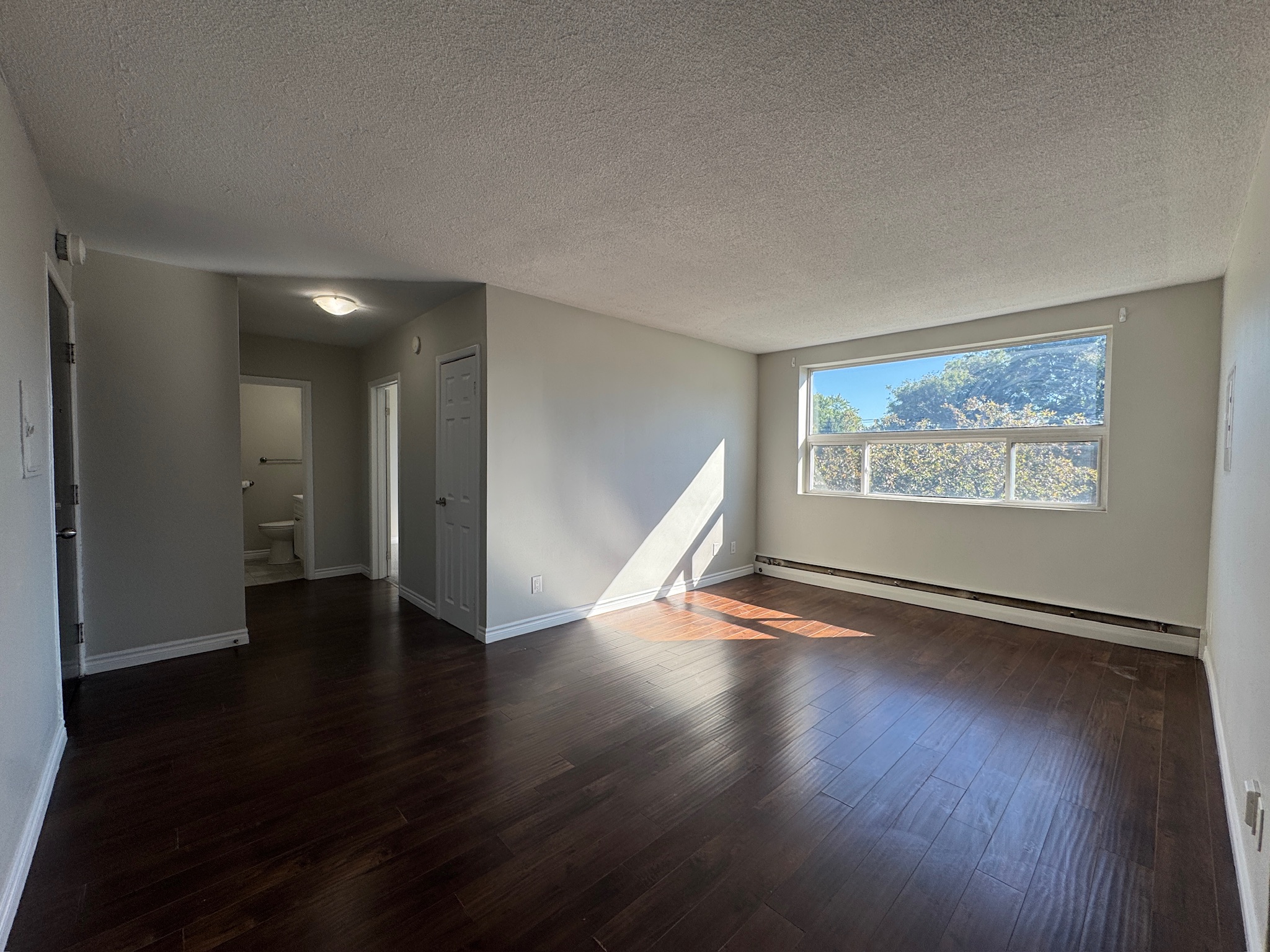 13 Lansdowne Avenue North - 17