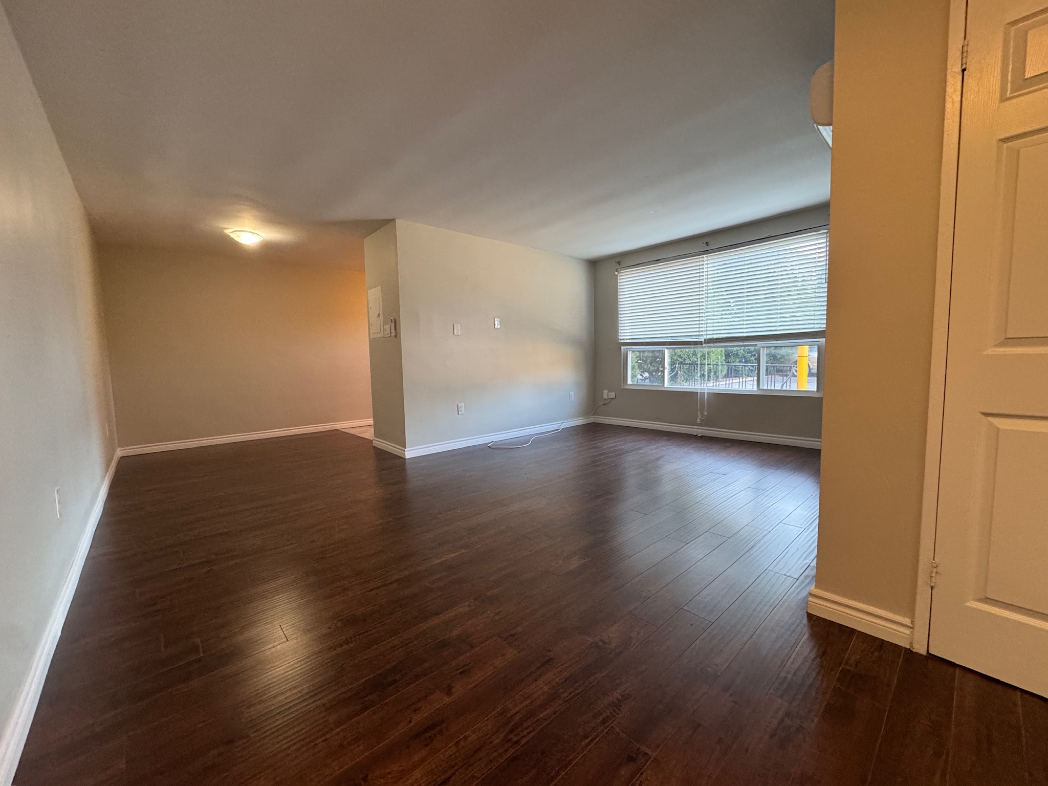 13 Lansdowne Avenue North - 207