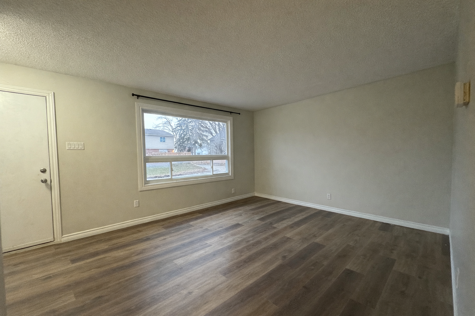 695 Wallace Street - 32