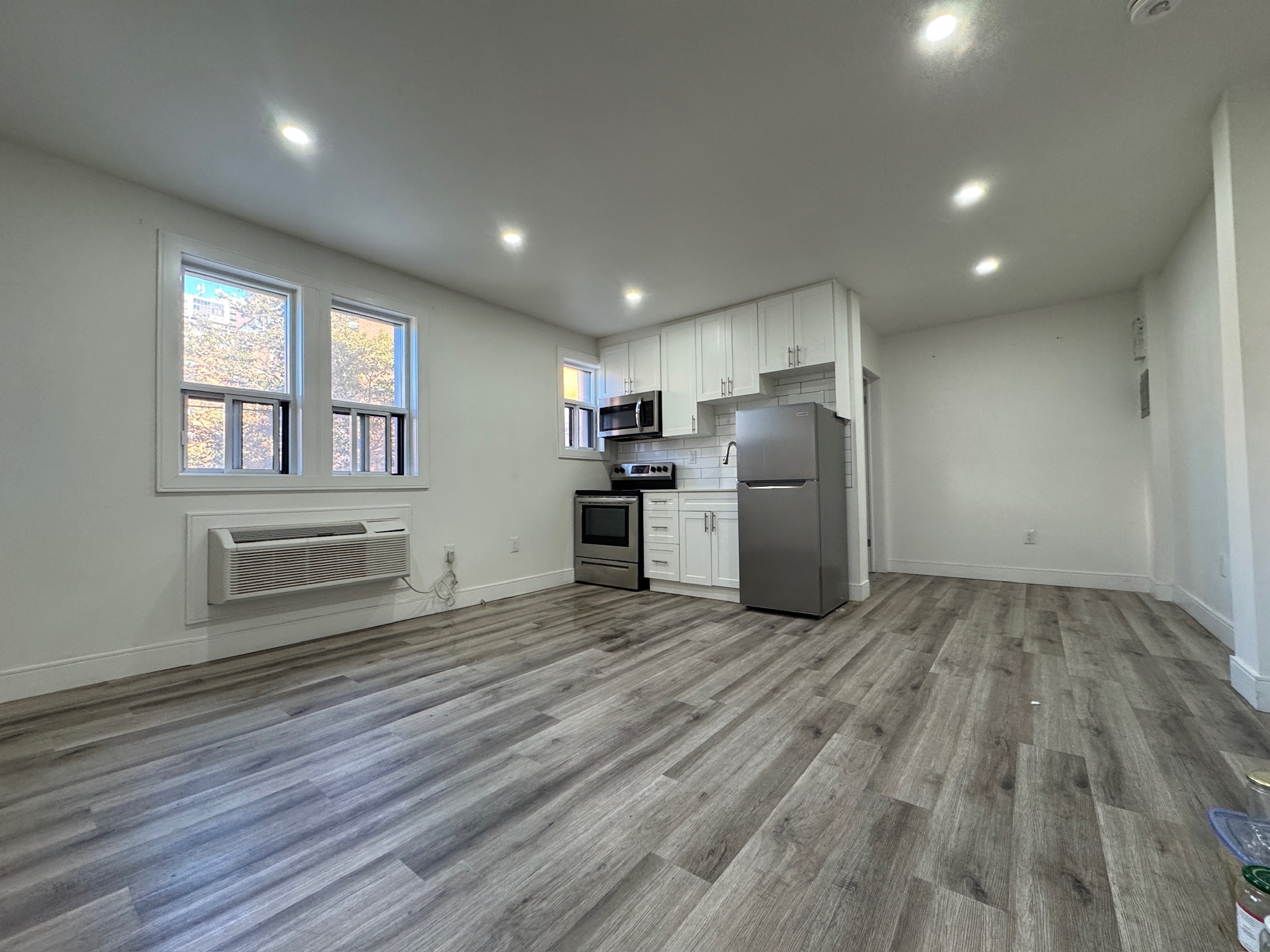 444 Park Street West - 201