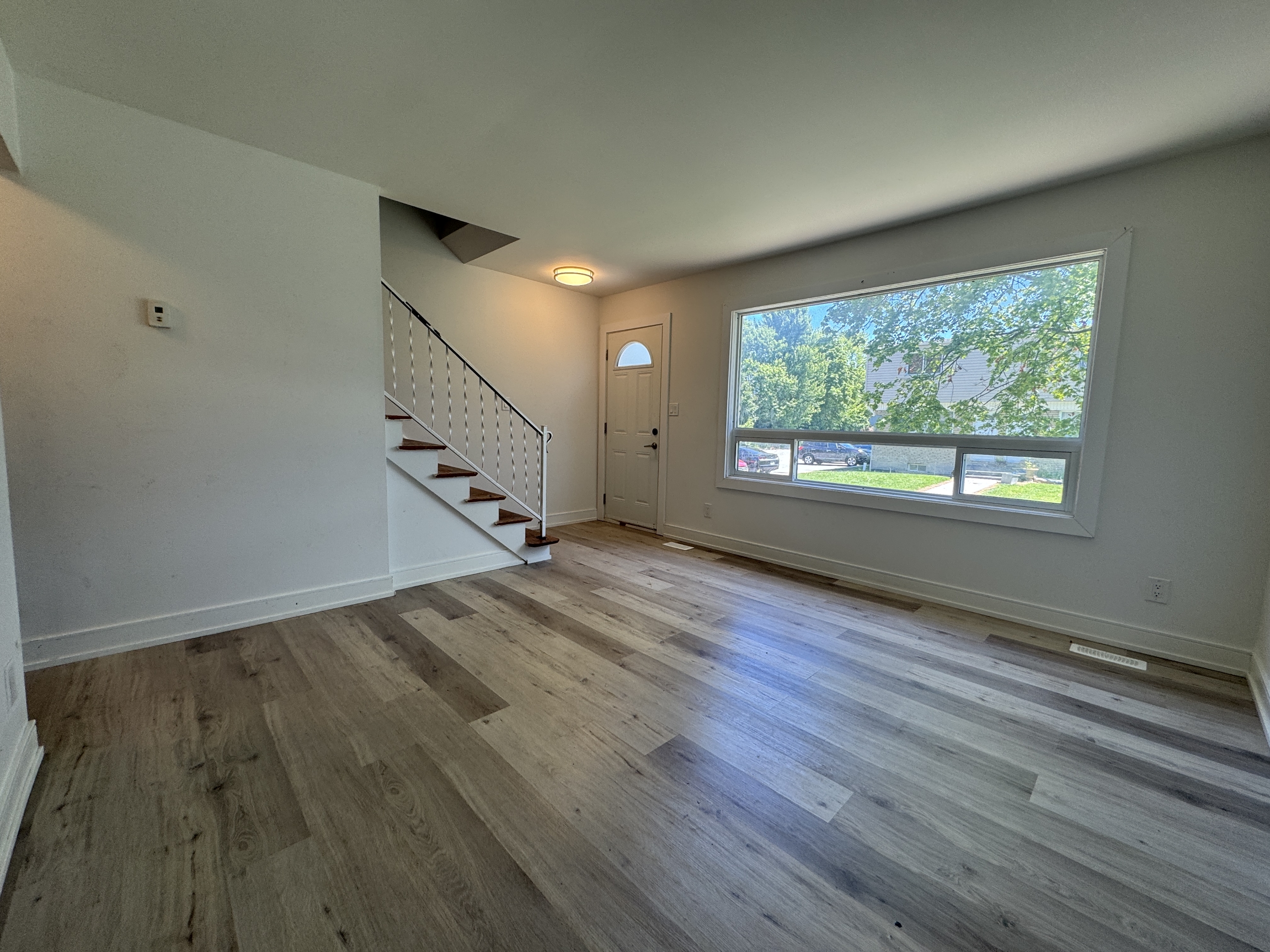 351 Murray Street - B06