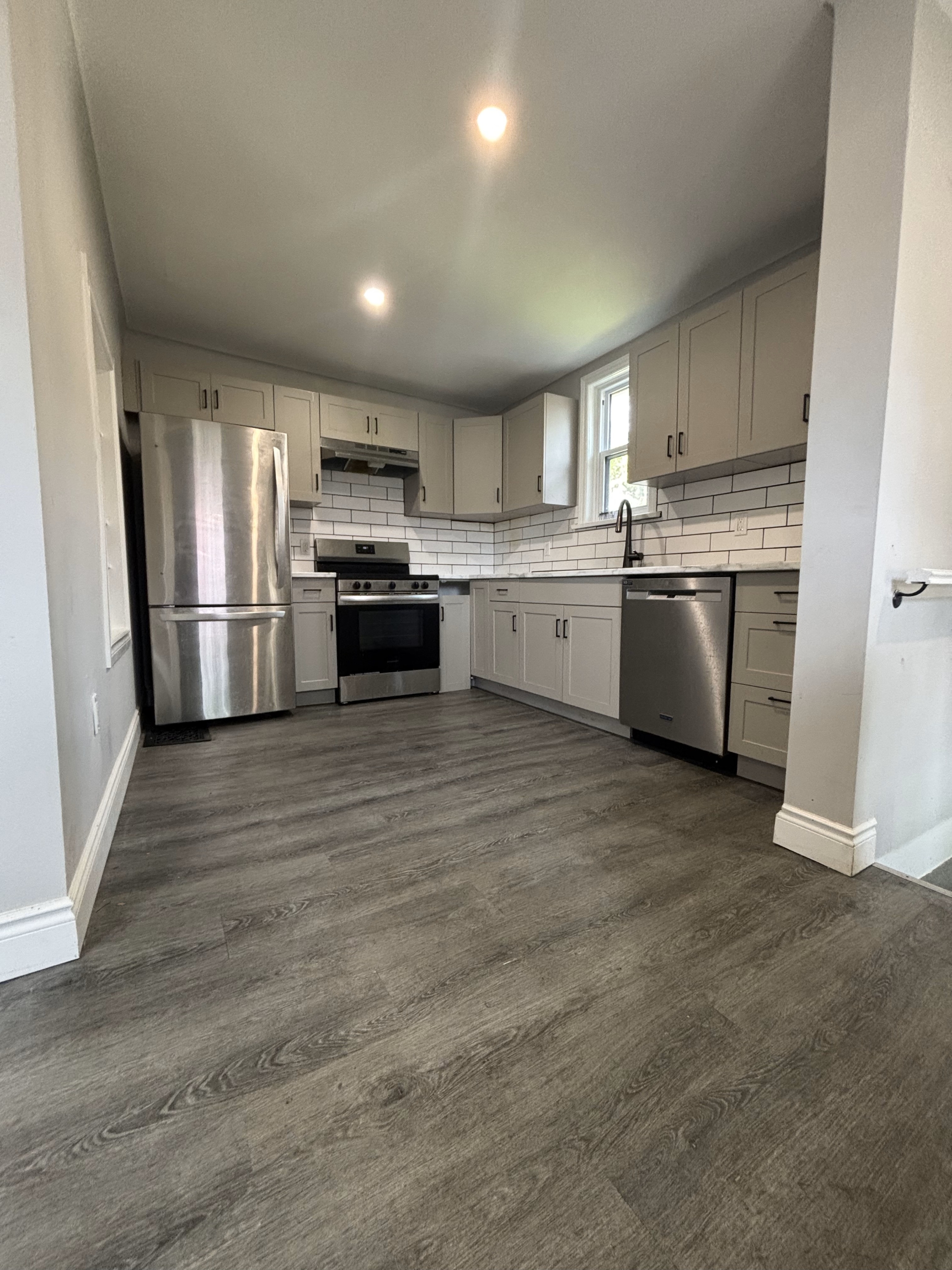330 Mitton Street North