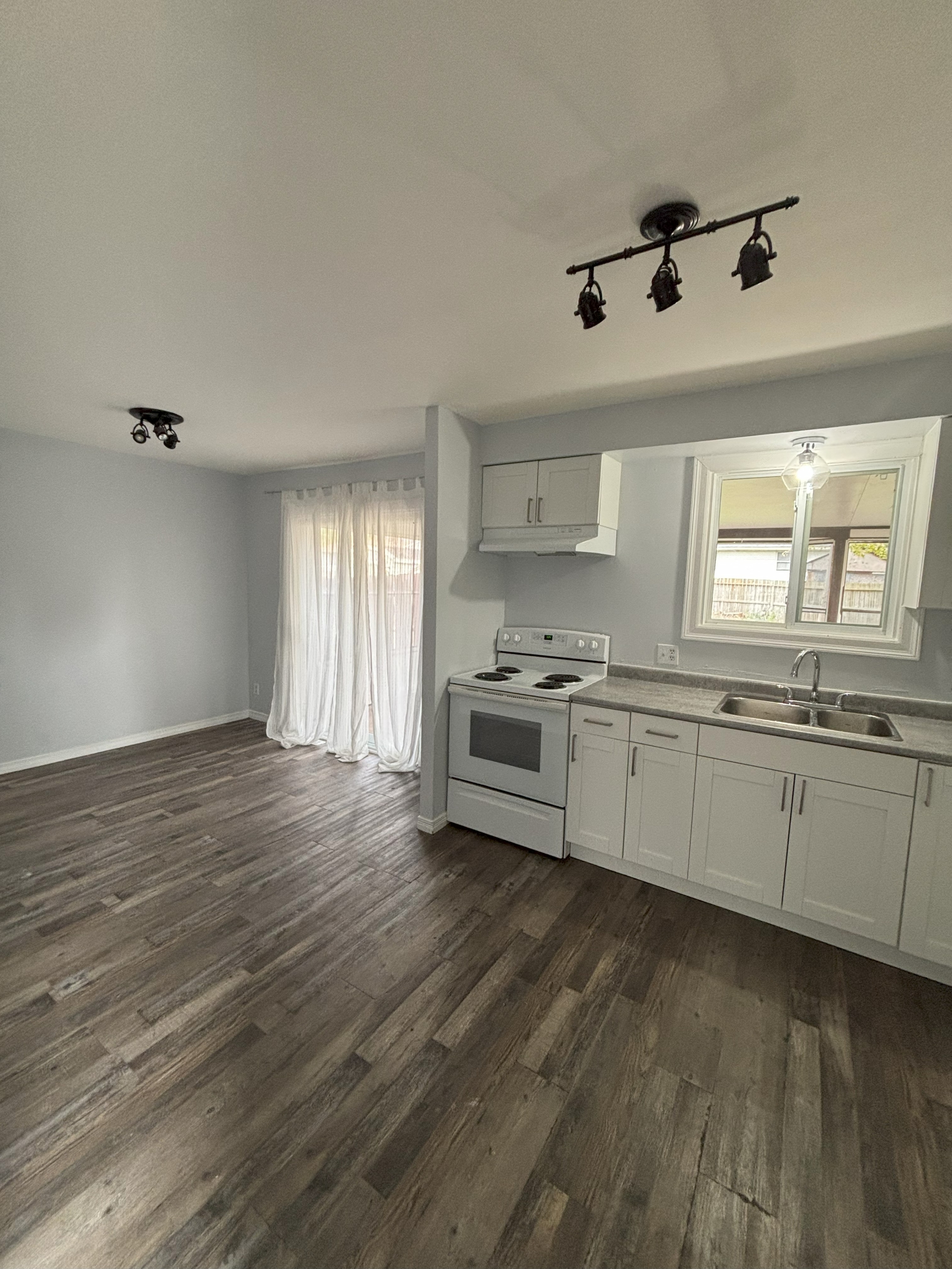 376 Trudeau Drive - 1